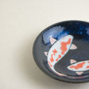 Platillo de salsa Koi (vajilla japonesa)