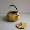 Tetera de hierro fundido amarilla Luang 0,7l