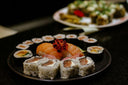 Arroz para sushi (Foto de Maria Luiza Melo: https://www.pexels.com/es-es/foto/un-plato-de-sushi-11470589/)